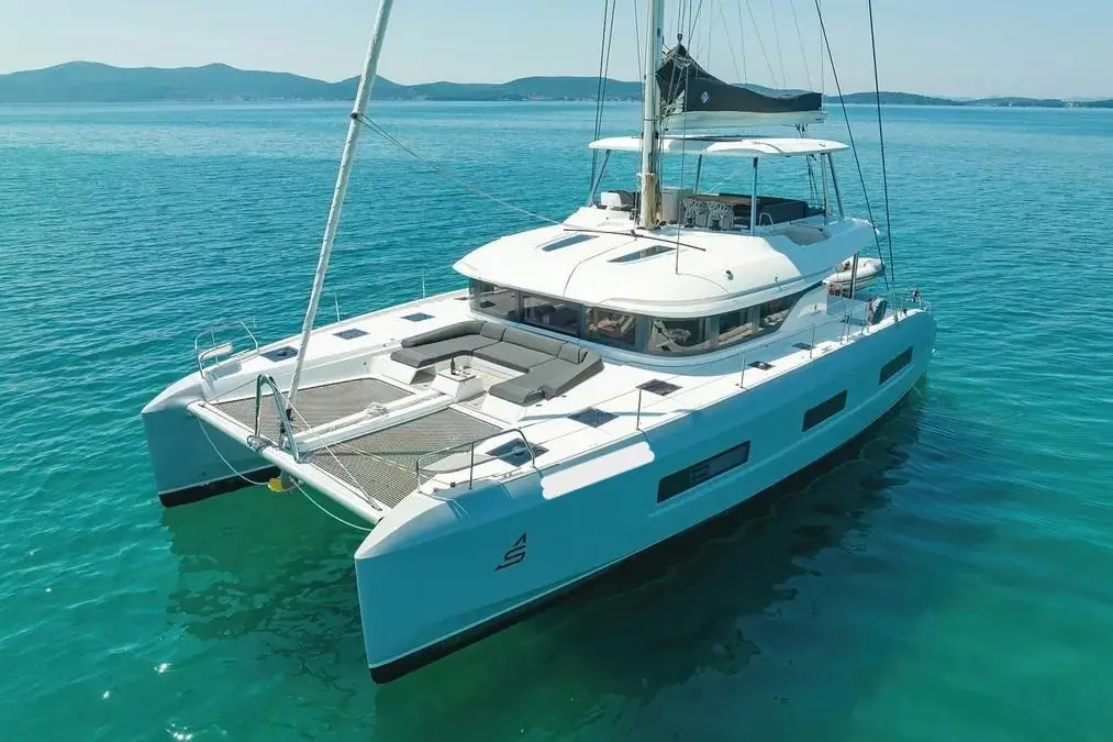 2023 Lagoon 55