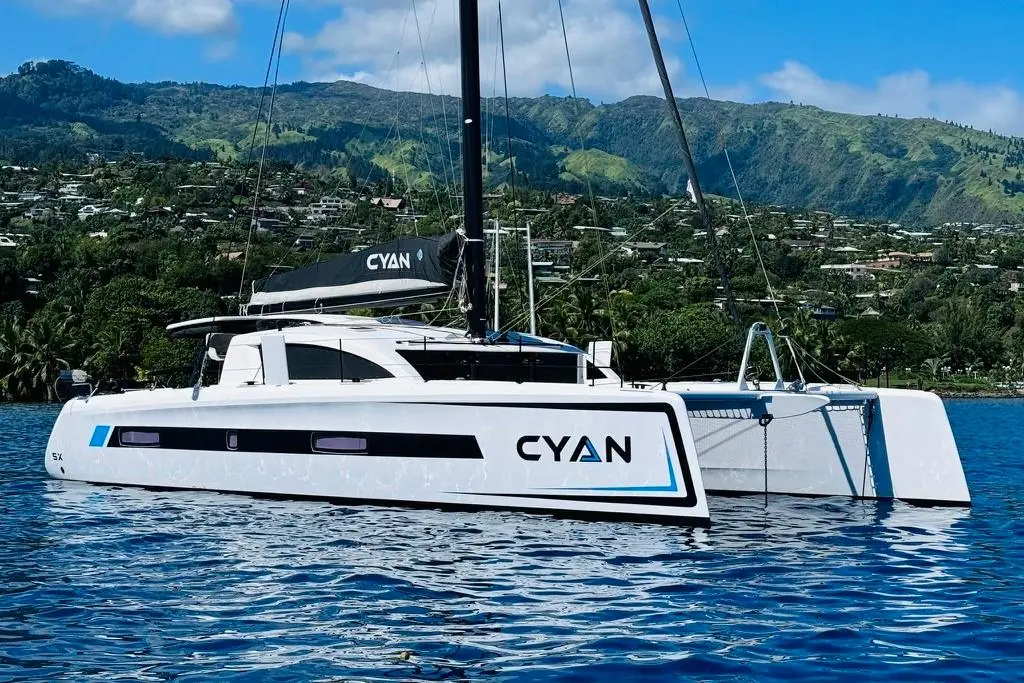 2022 Outremer 5X CYAN