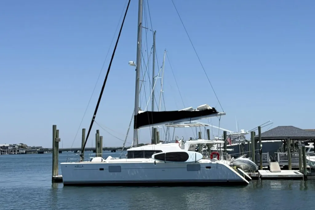 2006 Lagoon 440 Bella
