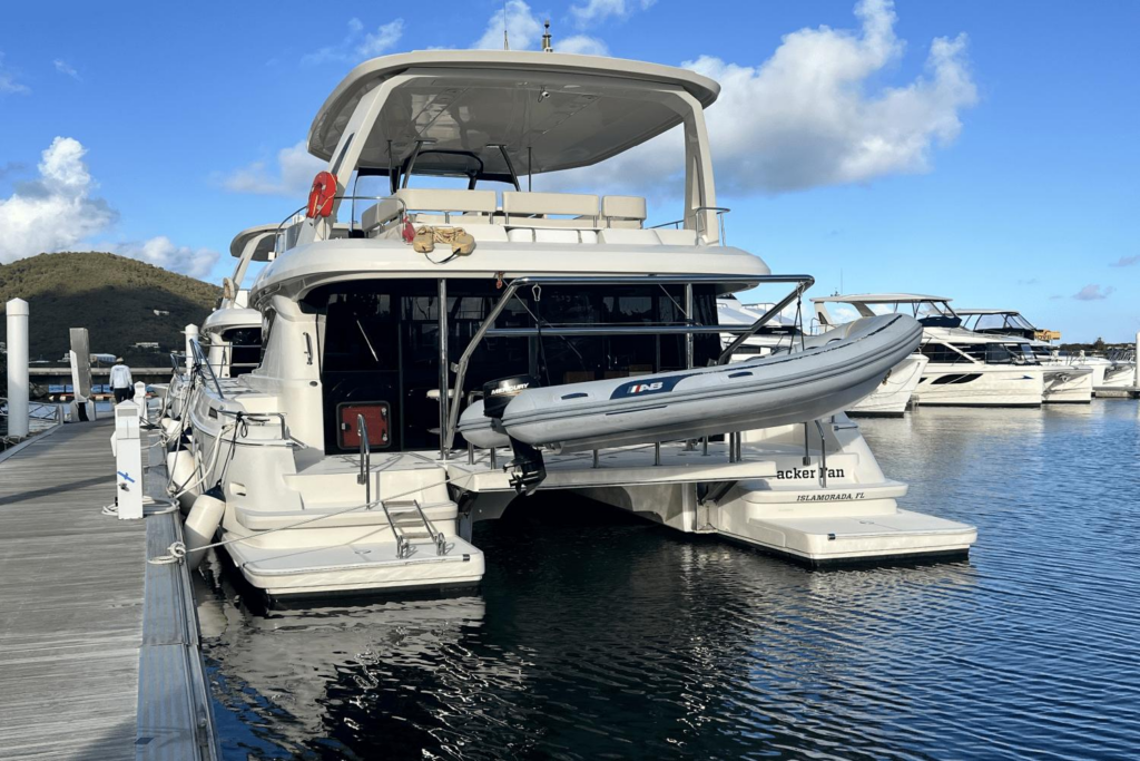 2016 Aquila 48 Packer Fan