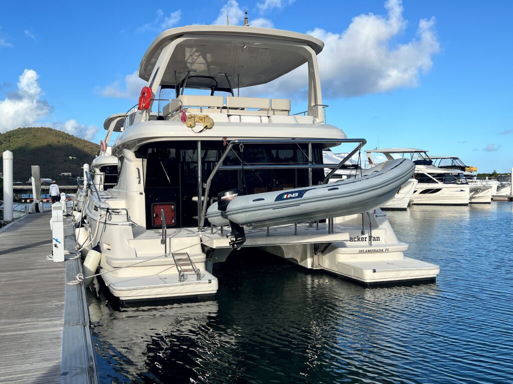 2016 Aquila 48 Packer Fan