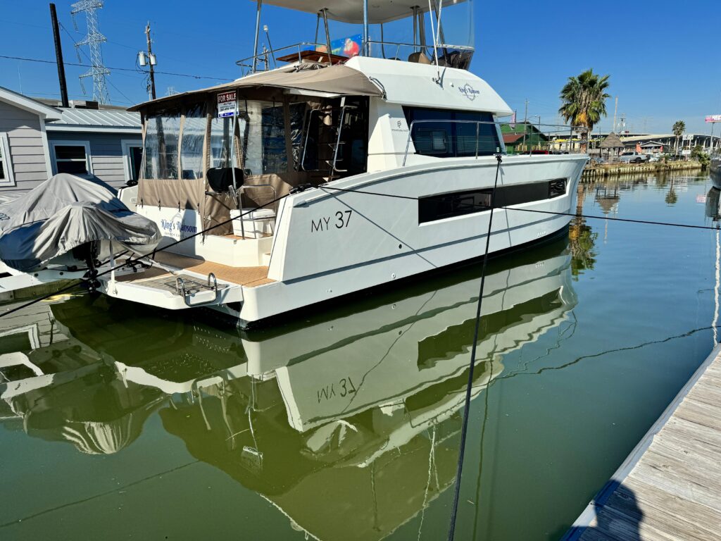 2017 Fountaine Pajot Motor Yacht 37 King’s Ransom
