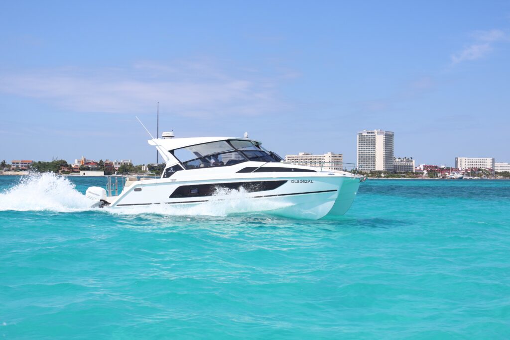2019 Aquila 36 Sport DELFINA