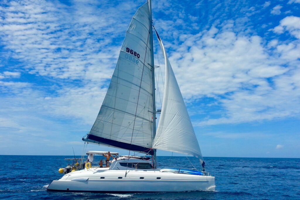 2004 Fountaine Pajot Athena 38