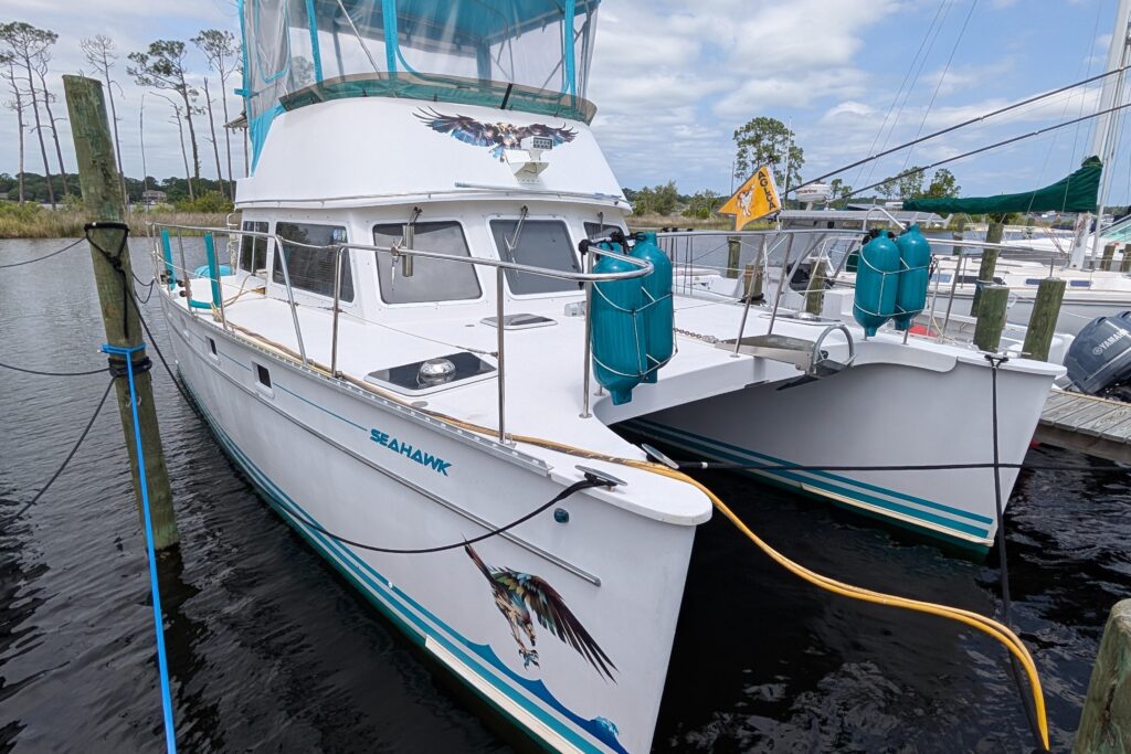 2004 PDQ 34 Power Catamaran Seahawk