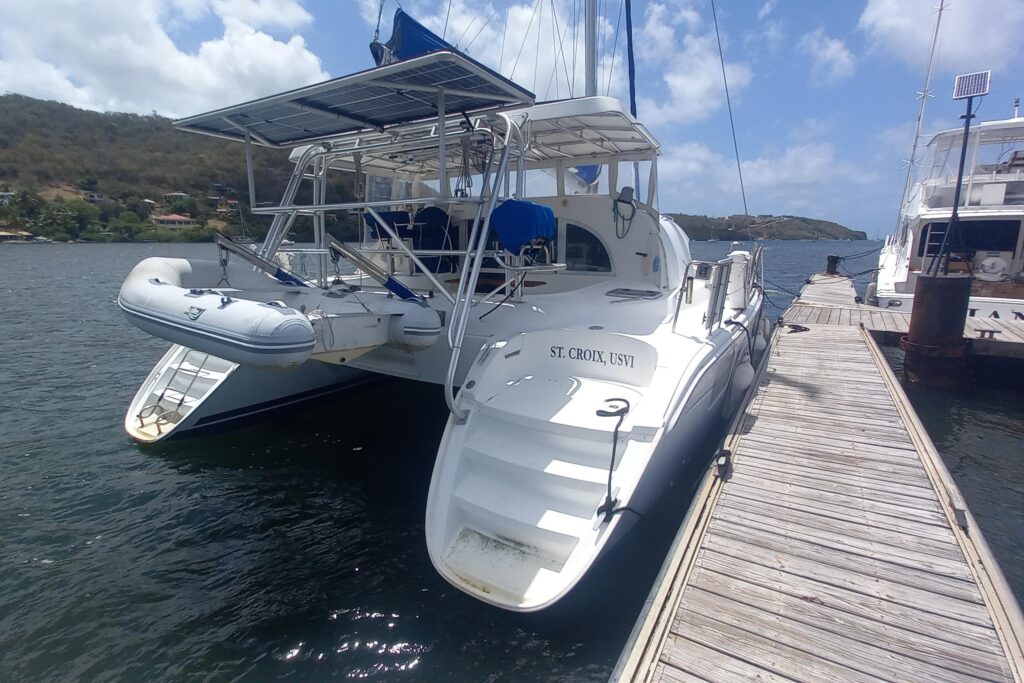 2008 Lagoon 380 S2 Sea Glass