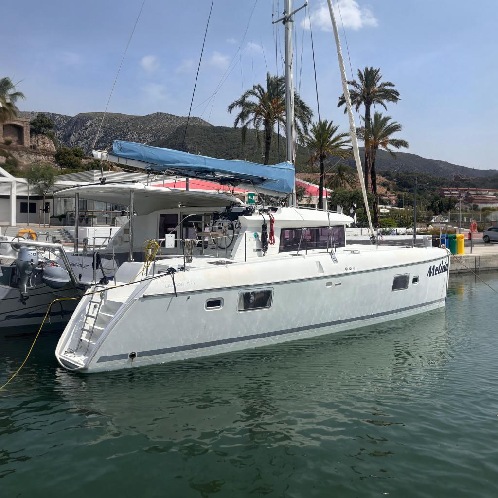 2010 Lagoon 421