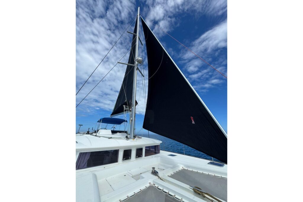 2011 Lagoon 450 F Deep Blue