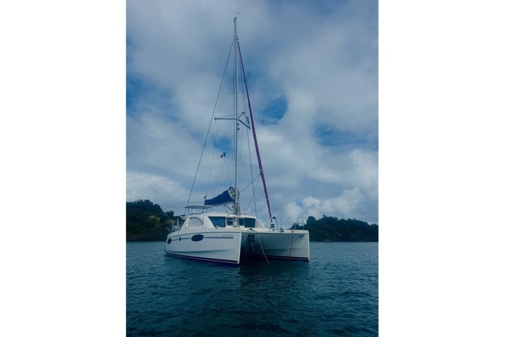2011 Leopard 39 DREAMWEAVER