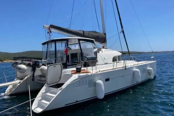2016 Lagoon 380 Arcane