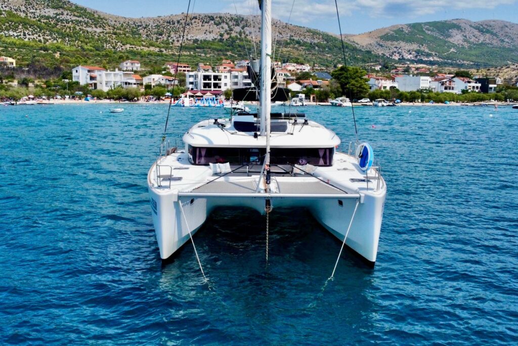 2017 Lagoon 450 F Bagira