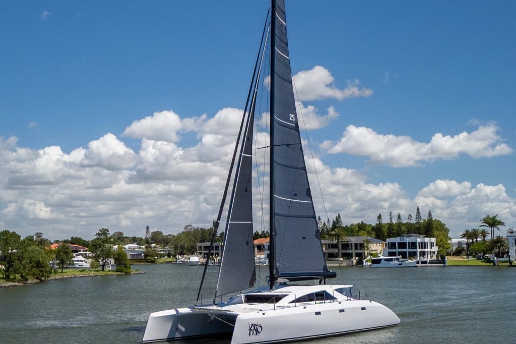 2017 Schionning 66 E Carbon KATO