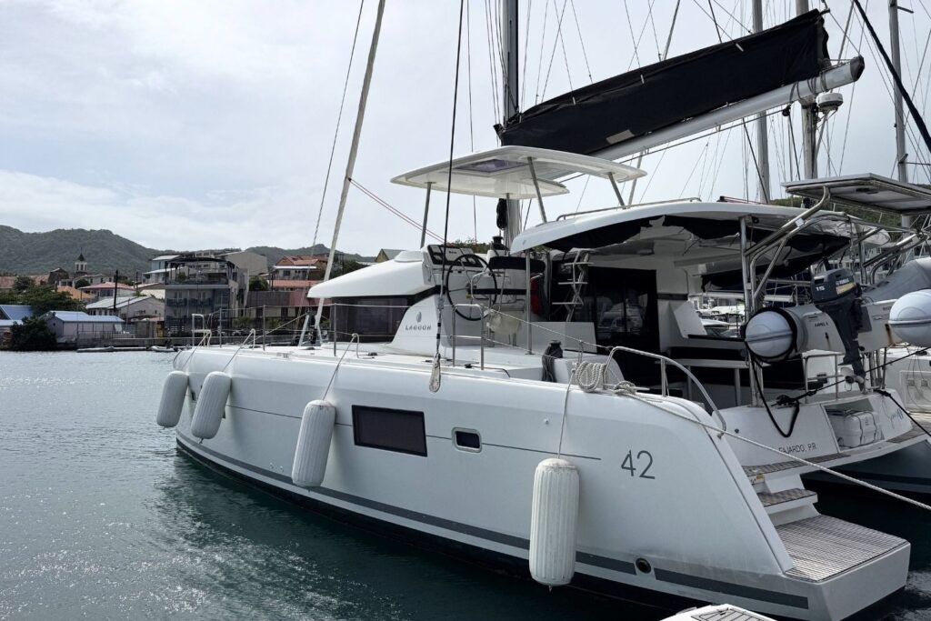 2018 Lagoon 42 SYNAPSIS