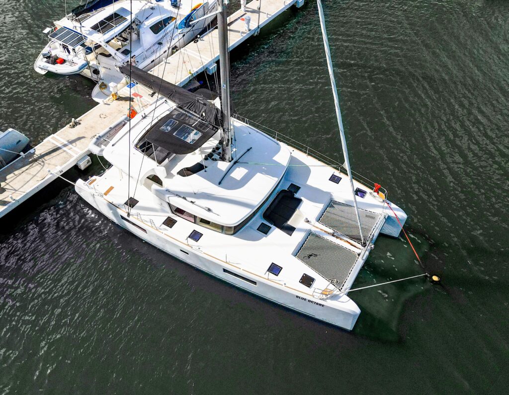 2019 Lagoon 52 F Blue Octane