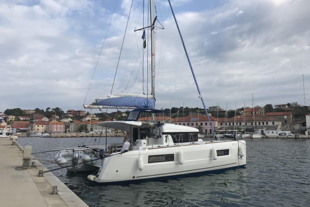 2019 Lagoon 40 Amalia II