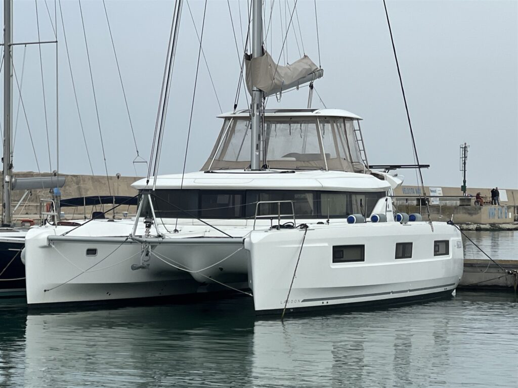 2021 Lagoon 46