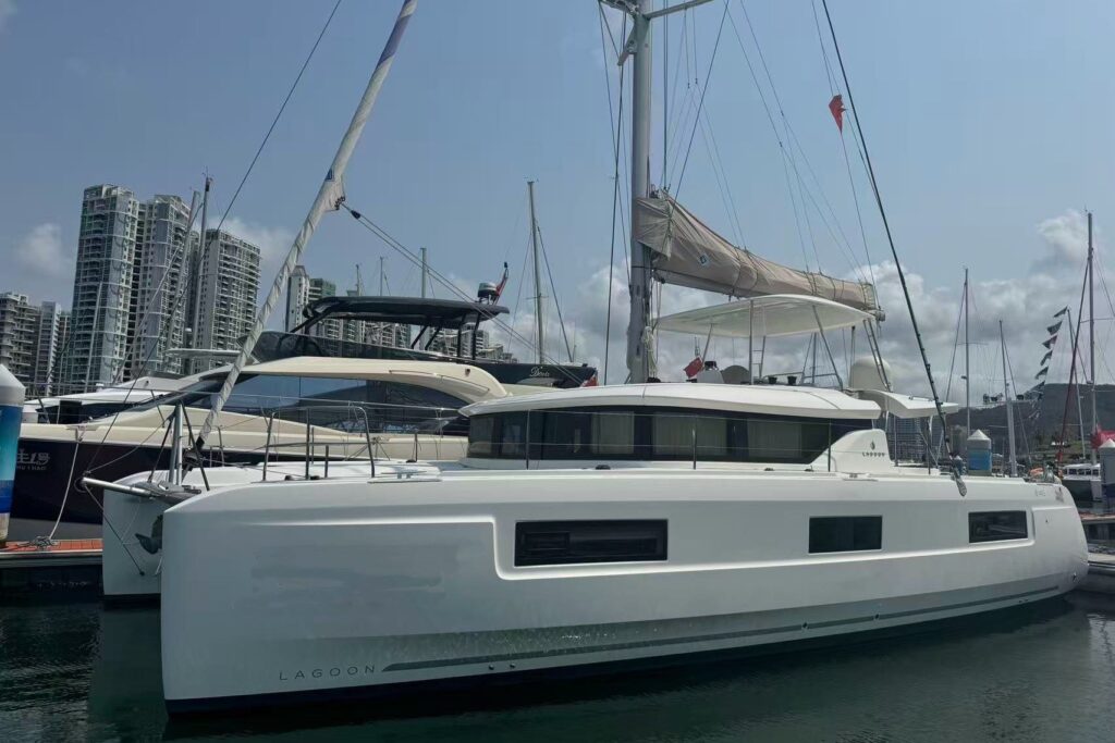 2021 Lagoon 46
