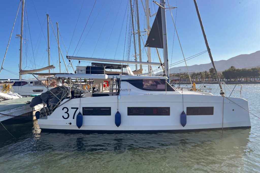 2022 Aventura 37 DEBBY V