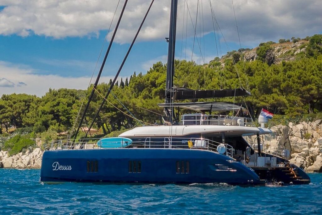 2021 Sunreef 60 Dessus