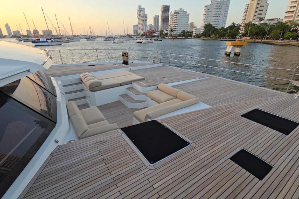 2023 Fountaine Pajot Power 67 KAPITAN