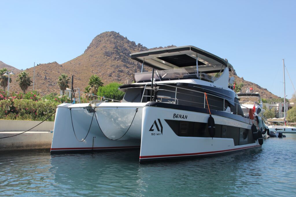 2024 Aventura 50