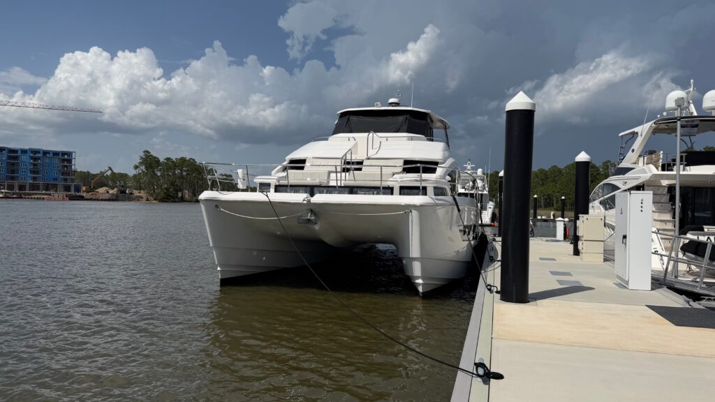 2025 Aquila 54 Yacht