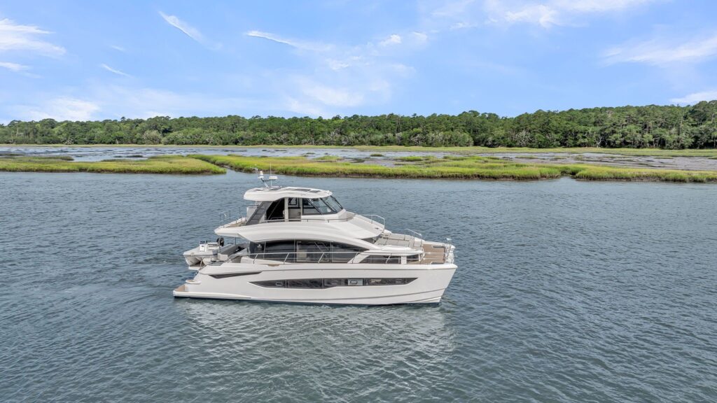 2025 Aquila 54 Yacht