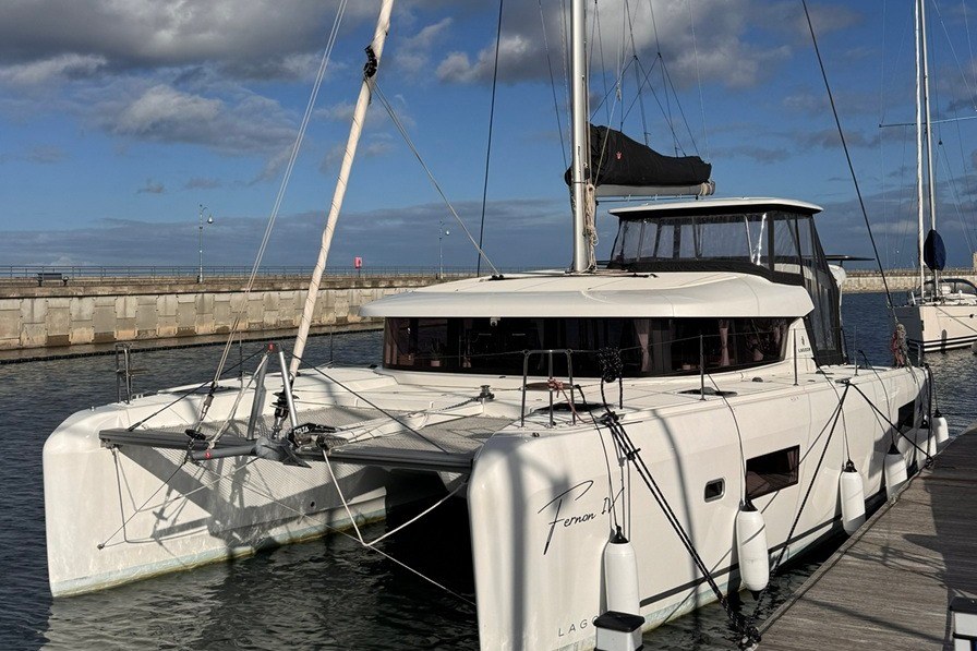 2025 Lagoon 42