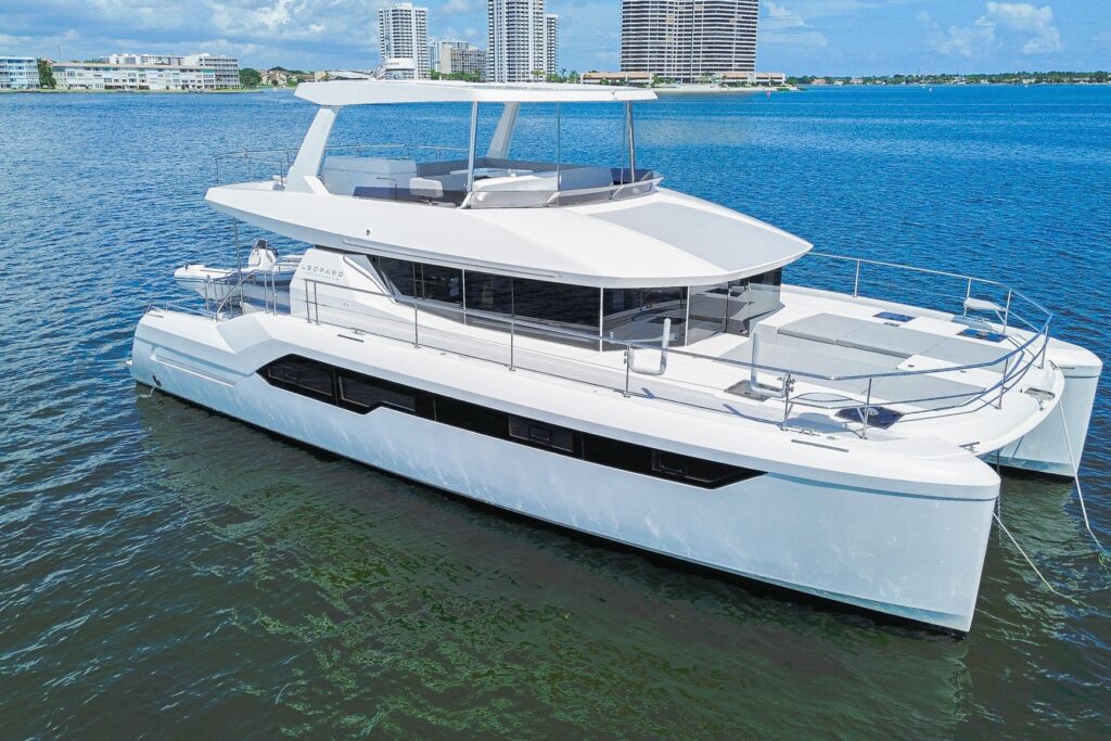 2025 Leopard 53 Powercat Lilypad