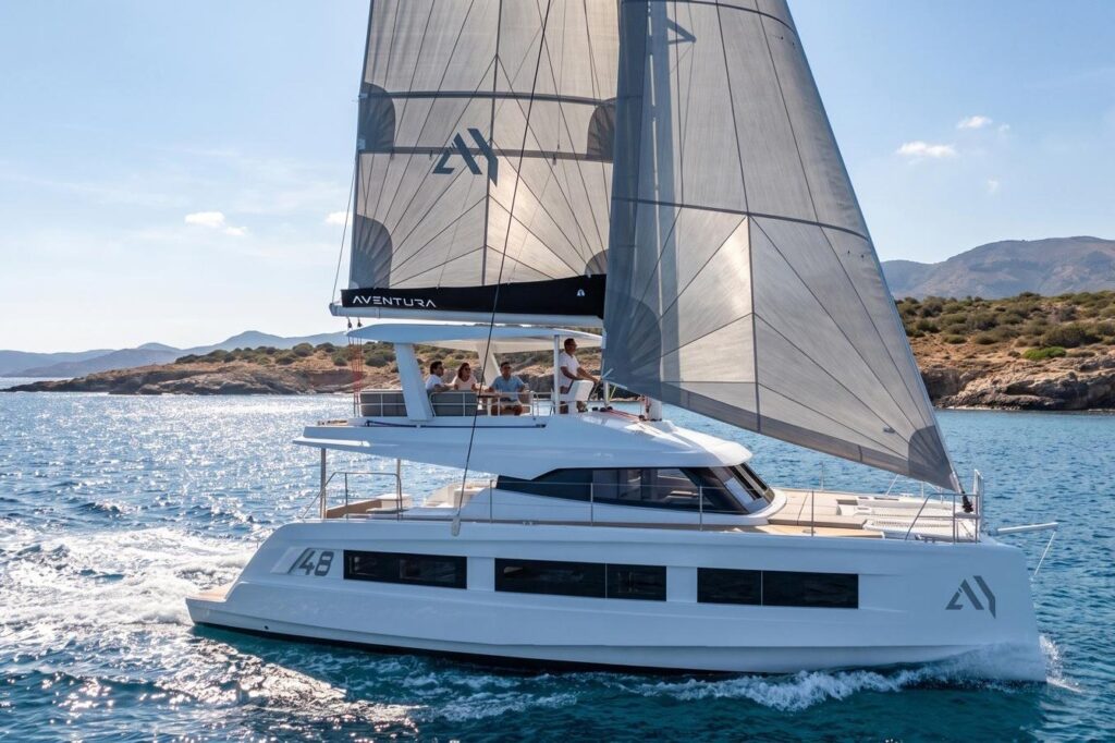 2027 Aventura 48
